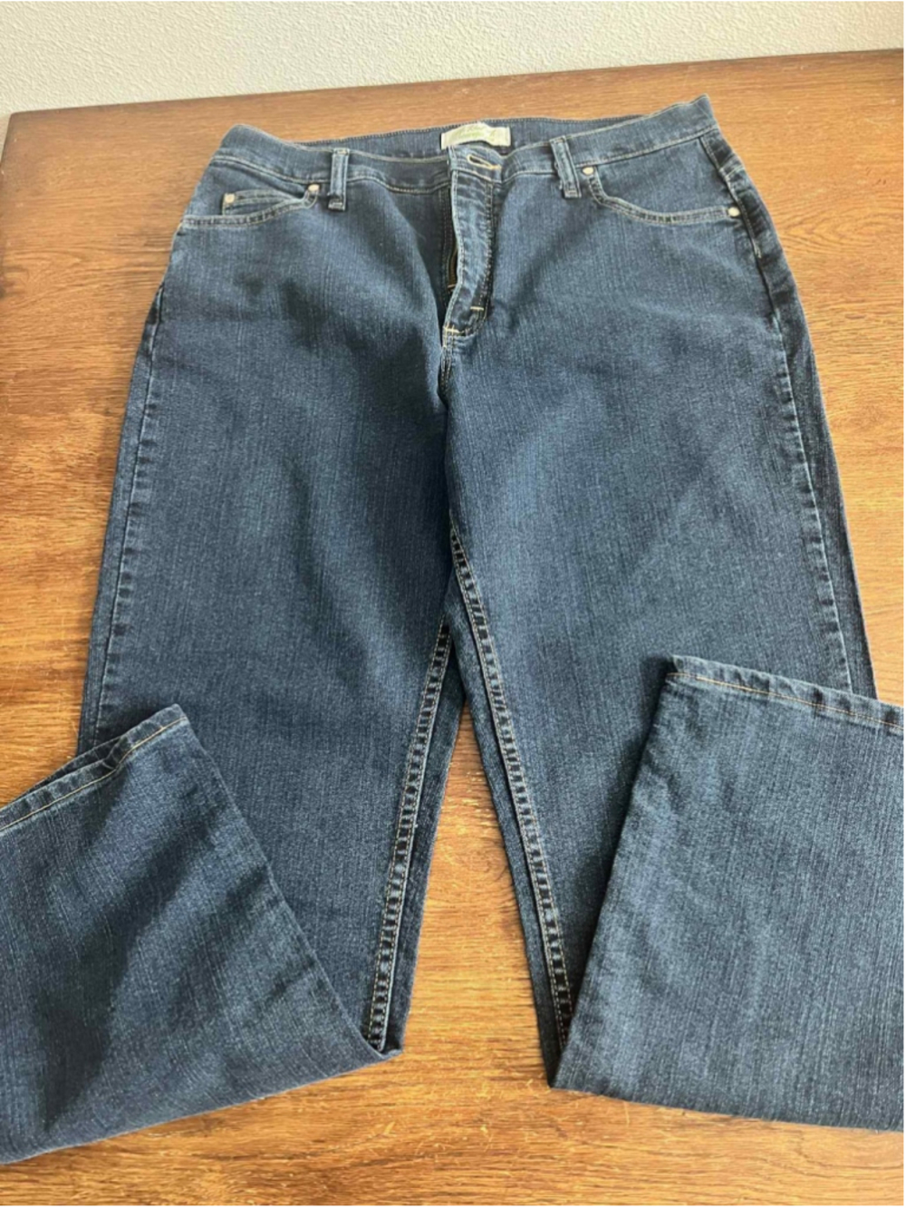 Classic Wrangler Womens Jeans Size 12 x 30 Dark Wash Mid Rise Straight Leg EUC